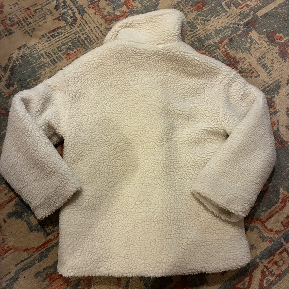 Abercrombie & Fitch Sherpa white teddy Toggle Coat size small relaxed fit - Picture 7 of 7